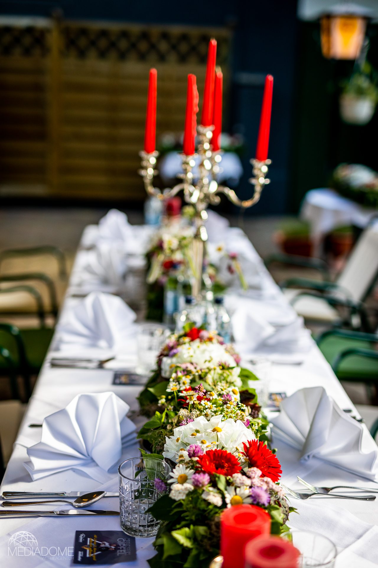 Festlich gedeckte Tafel beim Egidiwirt